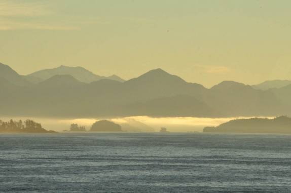 O dia começa maravilhoso na Inside Passage, chegando à Port Hardy, na Vancouver Island, no Canadá